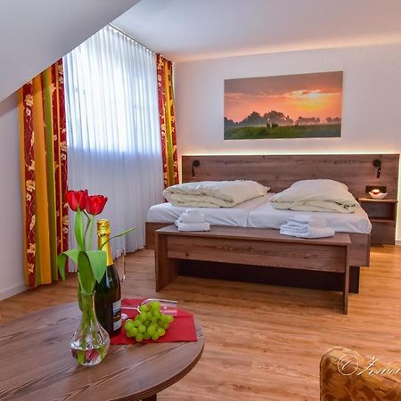 Hotel Zwei Linden - Links Der Elbe - Niedersachsen Balje Экстерьер фото