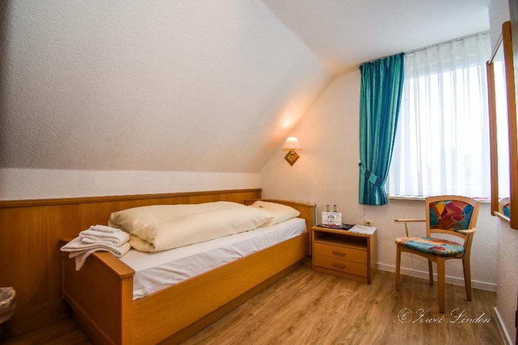 Hotel Zwei Linden - Links Der Elbe - Niedersachsen Balje Экстерьер фото