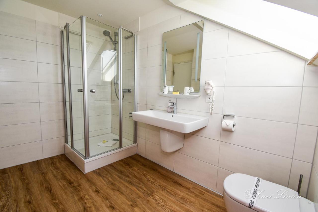 Hotel Zwei Linden - Links Der Elbe - Niedersachsen Balje Экстерьер фото